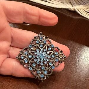 Elegant Blue Crystal Brooch